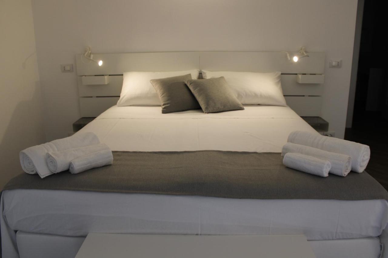 פלרמו Palazzo Caltagirone Suite מראה חיצוני תמונה